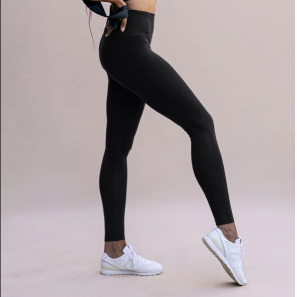 Girlfriend Collective Float Legging in Black